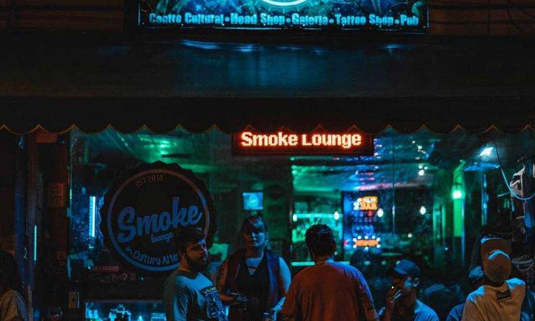 Centro Cultural Smoke Lounge é um dos espaços que reúnem múltiplas atrações: tabacaria, pub, sinuca, estúdio de ensaio para músicos e estúdio de tatuagens Foto: Divulgação