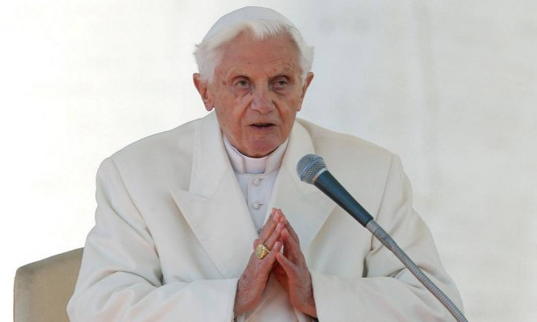 Bento XVI, quando ainda ocupava o cargo de papa, em meados de 2013 Foto: Alessandro Bianchi/Reuters/27-3-2013