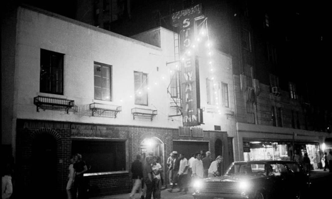 Fotografia da última noite de protestos no Stonewall Inn, em 2 de julho de 1969 Foto: Larry Morris/The New York Times/Redux / divulgação Stonewall Forever