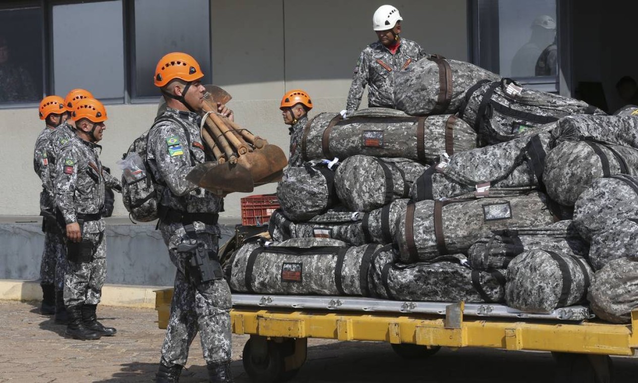 A tropa vai auxiliar as Forças Armadas nas ações de combate aos focos de incêndio Foto: Antonio Cruz/Agência Brasil / Divulgação