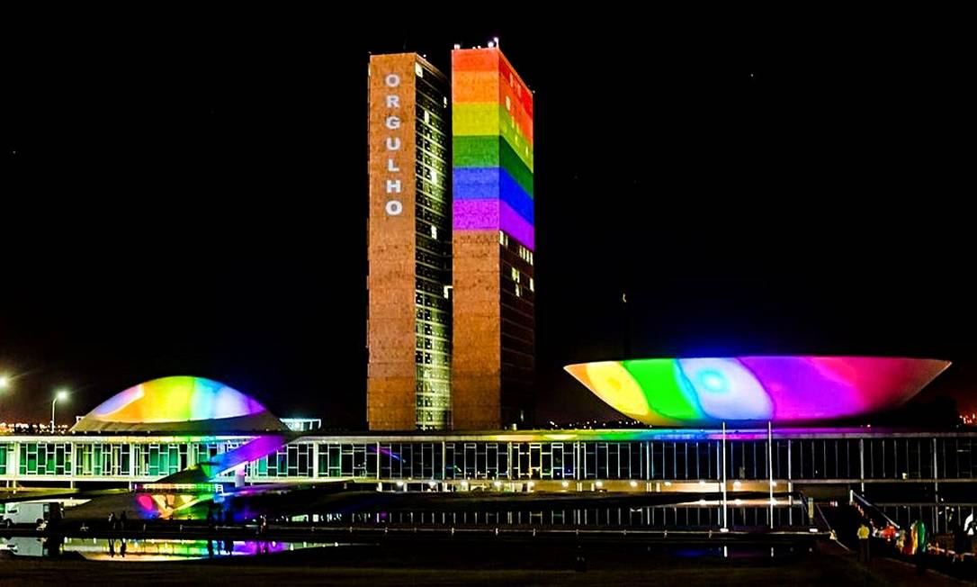 Congresso Nacional recebeu a projeção do arco-íris pela primeira vez em 2020, o que será reeditado neste ano Foto: Divulgação/Brasília Orgulho