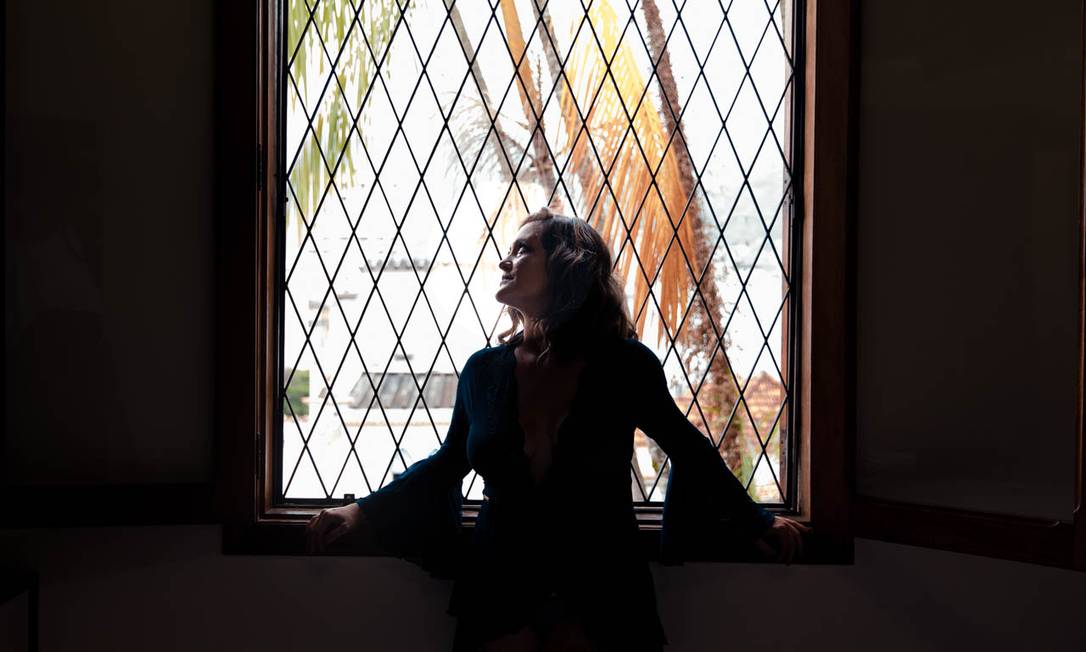 Sexóloga Marianna Fernandes em en saio fotográfico Foto: Alessandra Calixto / Arquivo pessoal/ Alessandra Calixto
