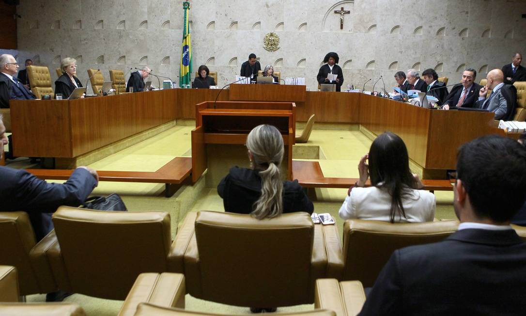 Plenário do STF durante votação do ensino confessional Foto: Jorge William / Agência O Globo