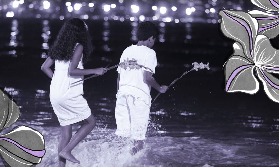 Levar flores à Iemanjá é um dos rituais mais comuns para quem passa o Réveillon na praia Foto: Arte de Clara Brandão sobre foto de Domingos Peixoto