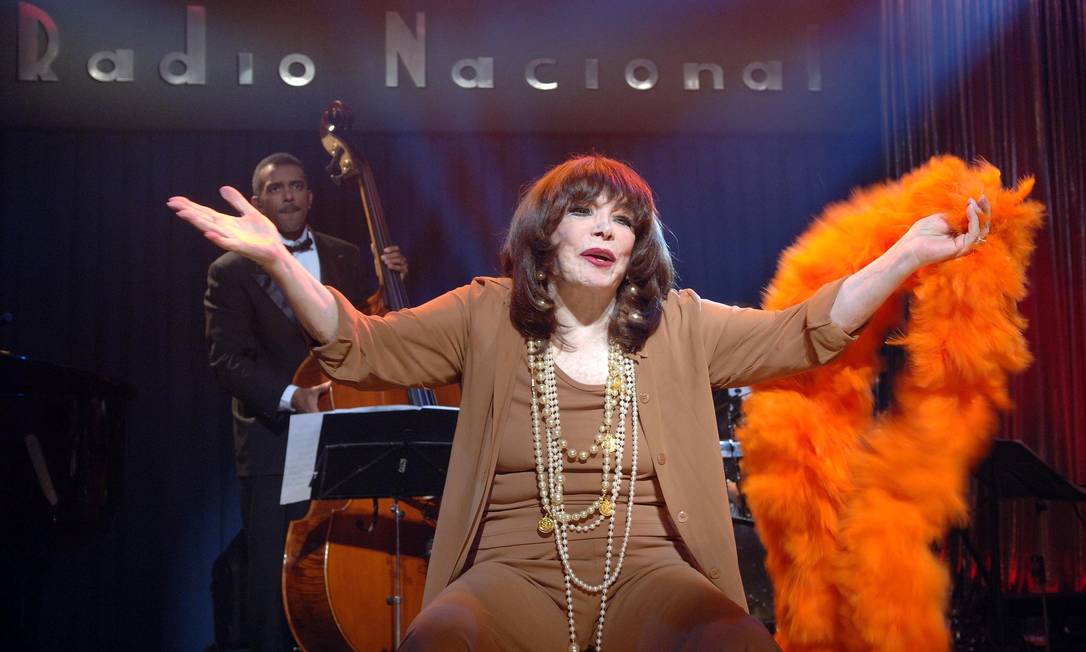 Marlene canta no palco da Rádio Nacional do Rio, em 2007 Foto: Steferson Faria / Divulgação