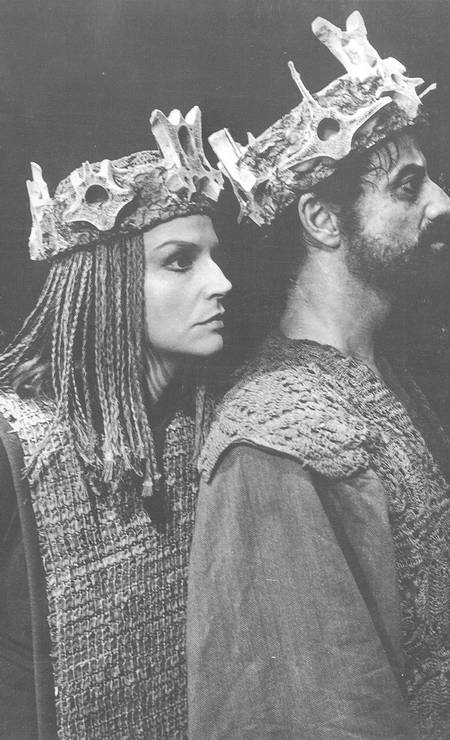 1970. Em cena do clássico "Macbeth", de Shakespeare, mais uma dobradinha com Paulo Autran. Foto: Divulgação