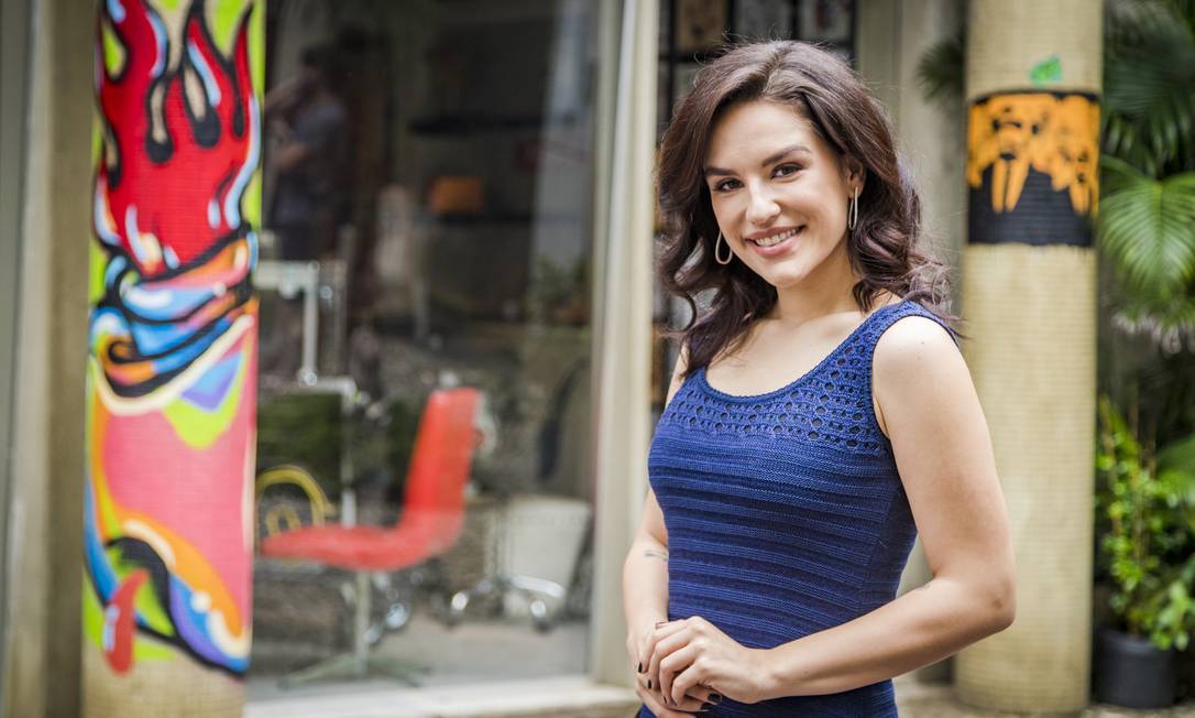 5incominutos, 11,2 milhões de inscritos. Canal da atriz, youtuber, apresentadora, escritora e roteirista curitibana Kéfera Buchmann. Chegou a ser apontada em 2016 pela revista 'Forbes' como uma das jovens mais promissoras do Brasil Foto: PAULO BELOTE