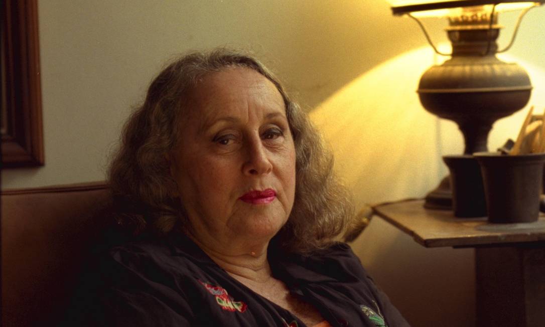 A escritora Olga Savary, em foto de 1998 Foto: Marco Antônio Cavalcanti / O GLOBO