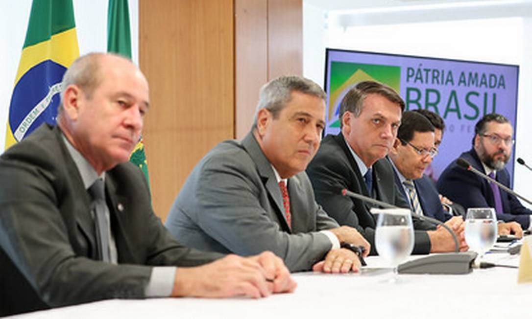 Bolsonaro em reunião com ministros no dia 22 de abril Foto: Marcos Correa / divulgação