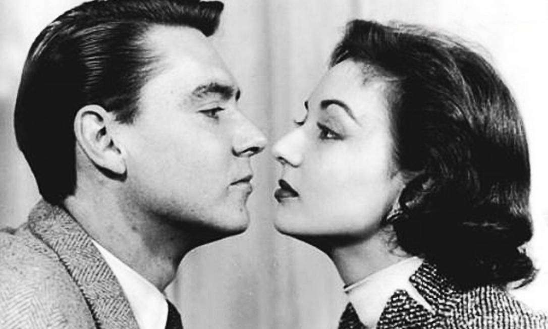 Com o marido John Herbert, Eva Wilma protagonizou o seriado &#039;Alô, doçura!&#039; (1953), na TV Tupi Foto: Arquivo