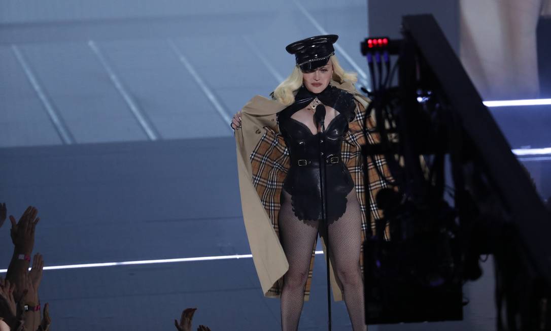 Madonna se apresenta durante VMA 2021, em Nova York Foto: MARIO ANZUONI / REUTERS
