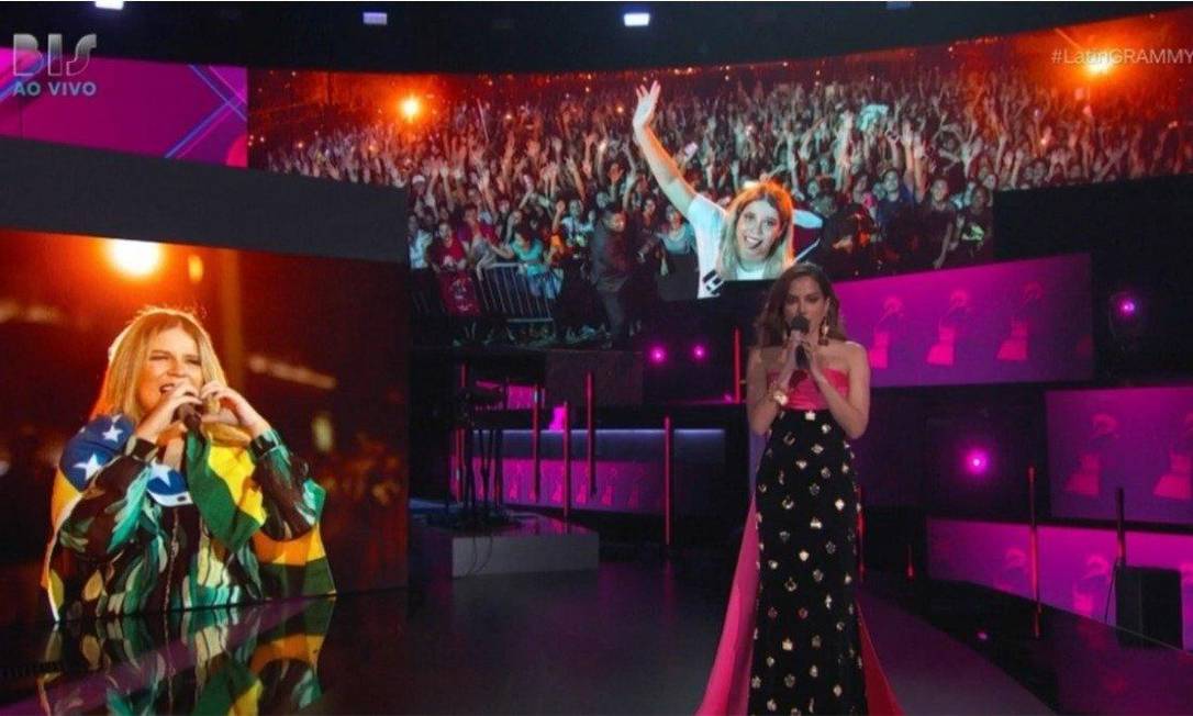 Anitta presta homenagem a Marília Mendonça em cerimônia do Grammy Latino Foto: Reprodução / Canal Bis