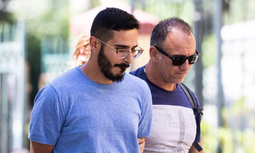 Golpista do Tinder, Shimon Hayut foi preso em 2019 após ser detido com passaporte falso na Grécio Foto: Divulgação / Netflix