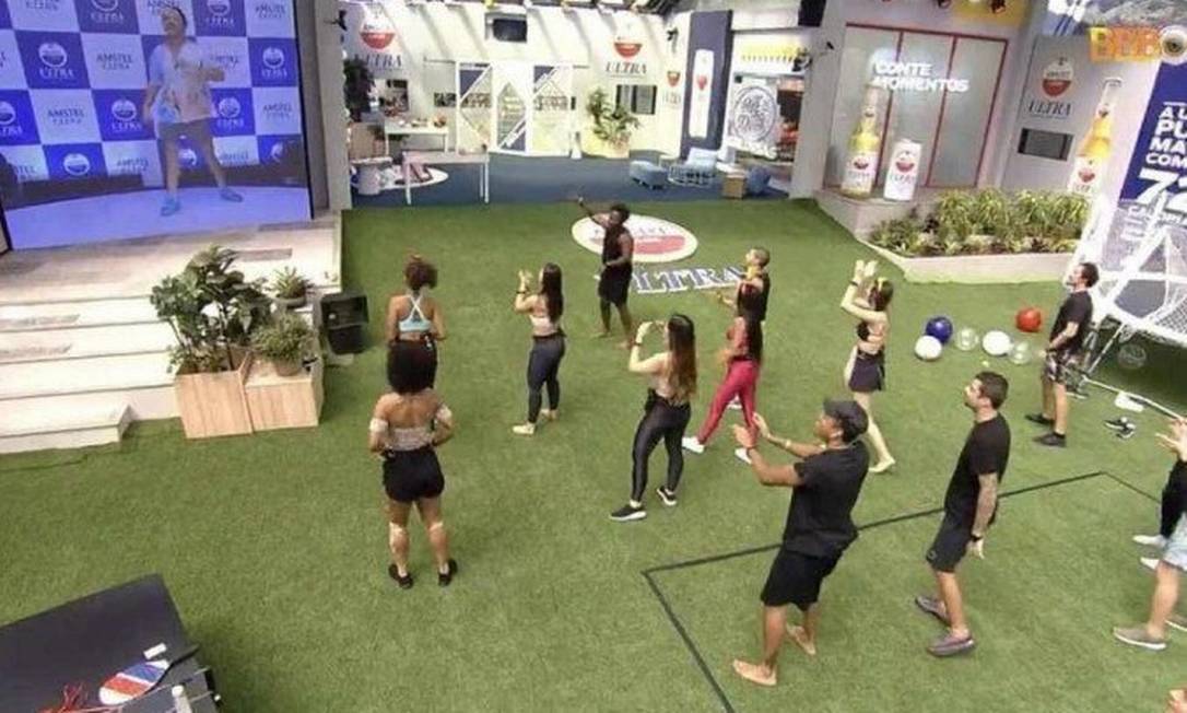 Integrantes do 'BBB 22' em aula de dança com Justin Neto; Jade Picon se recusou a participar Foto: Reprodução / TV Globo