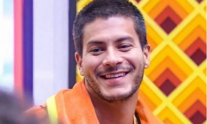 O ator Arthur Aguiar, participante do 'BBB 22' Foto: Reprodução / TV Globo