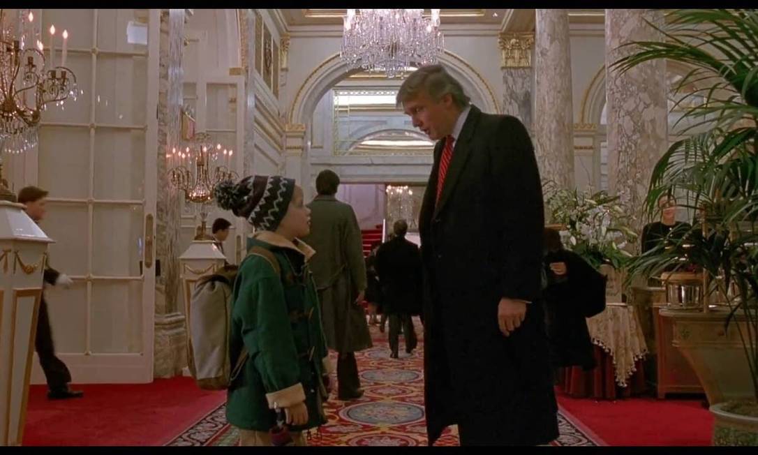 Donald Trump em cena de "Esqueceram de mim 2 - perdido em Nova York" Foto: Reprodução