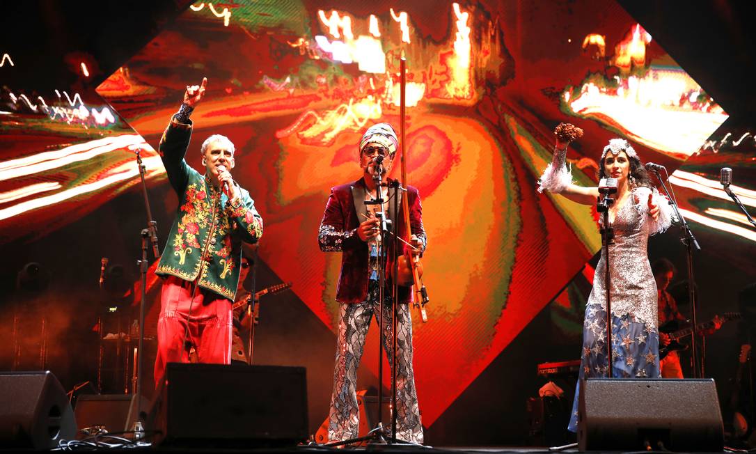Tribalistas apresentam no Fantástico prévia da turnê do trio pelo Brasil -  Portal SG