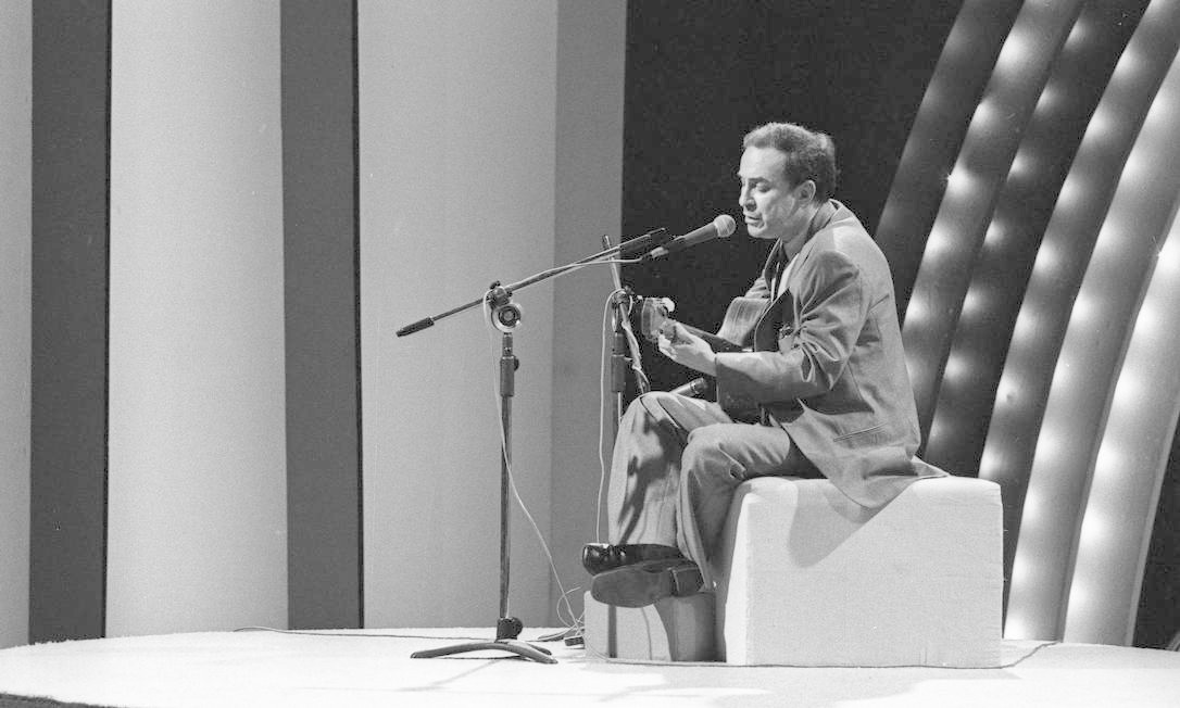 João Gilberto em 1980 Foto: Alcyr Cavalvanti / Agência O Globo