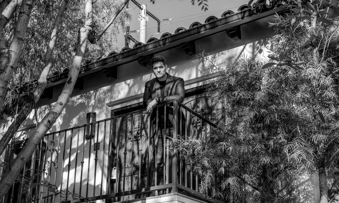 O cantor Michael Bublé em Los Angeles (10.03.2022) Foto: DEVIN OKTAR YALKIN / NYT