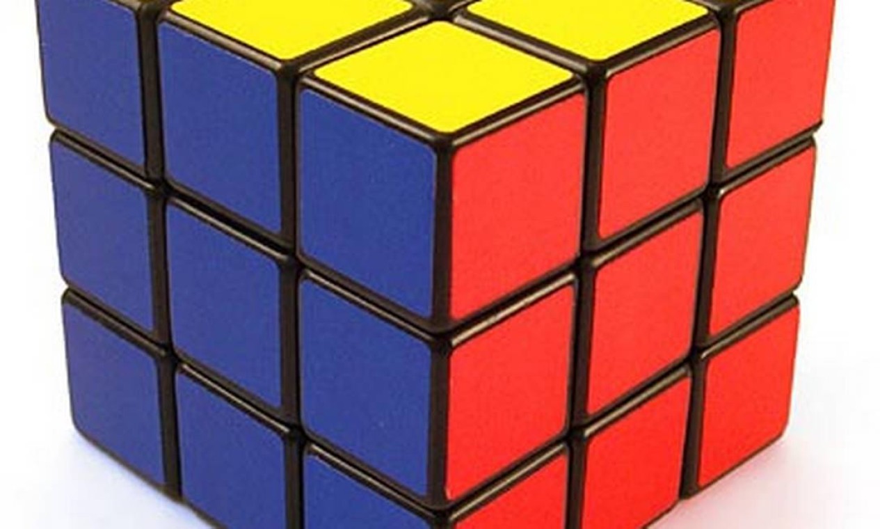 Rubiks Cube, também conhecido como cubo mágico, foi criado em 1974 e ainda desafia de crianças a adultos Foto: Reprodução de internet