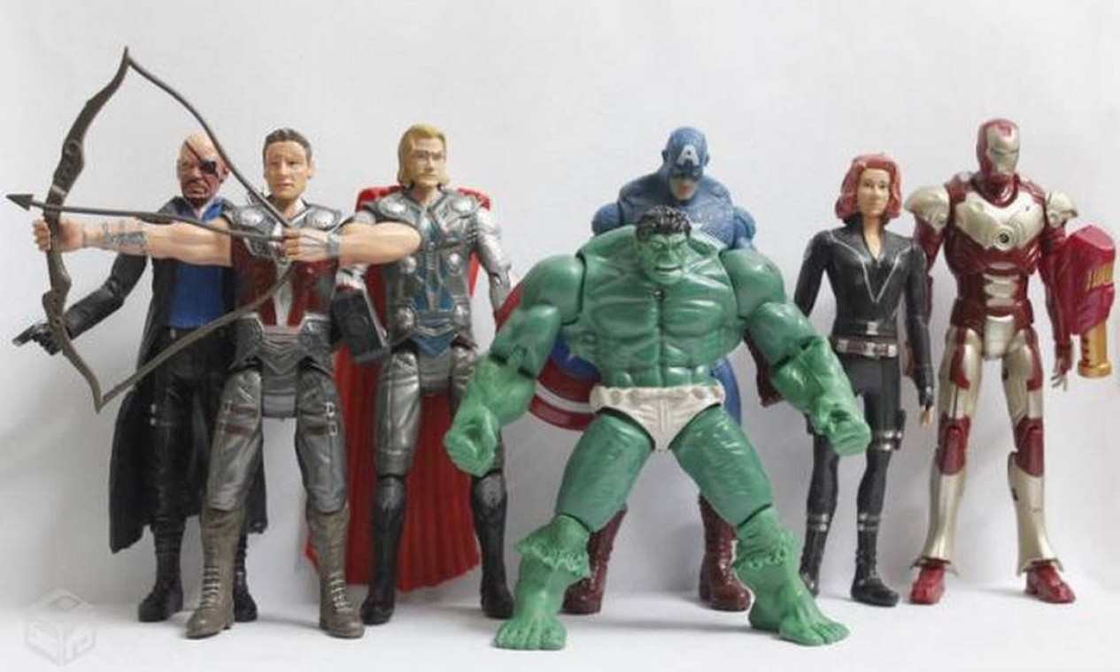 Bonecos dos Vingadores fazem sucesso entre os meninos. Alguns dos heróis da Marvel já fizeram sucesso no passado, como Hulk e Thor. Sucesso no cinema e na TV impulsiona vendas Foto: Reprodução de internet