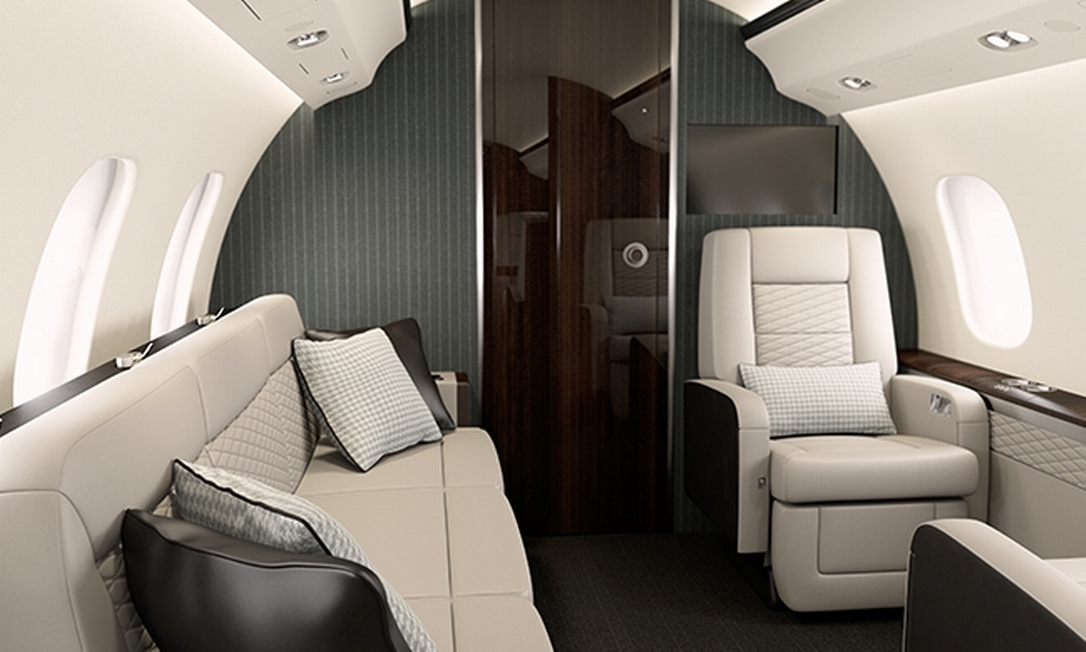 Interior do Global 6000, da Bombardier. A aeronave voa até 9.600 km e transporta 8 passageiros, que dipõem de cozinha, mesa de jantar e banheiro com chuveiro Foto: Divulgação/Bombardier
