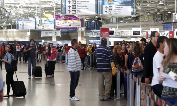 Área de embarque do Terminal 2 do Galeão Foto: Hudson Pontes / Agência O Globo