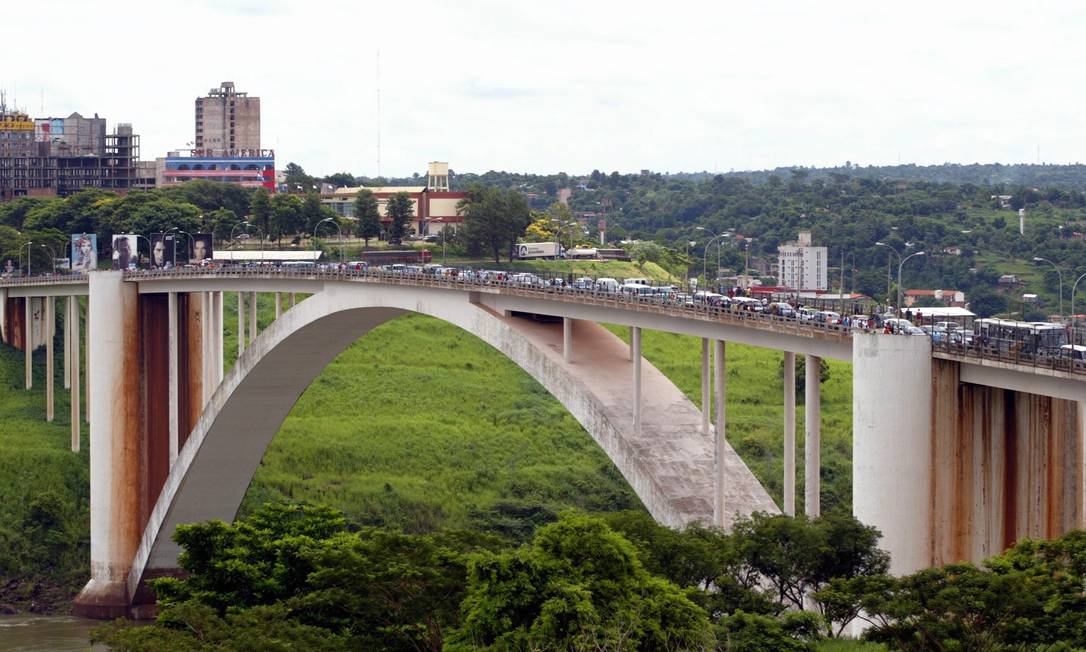 Ponte da Amizade na fronteira Brasil-Paraguai Foto: Michel Filho / Agência O Globo