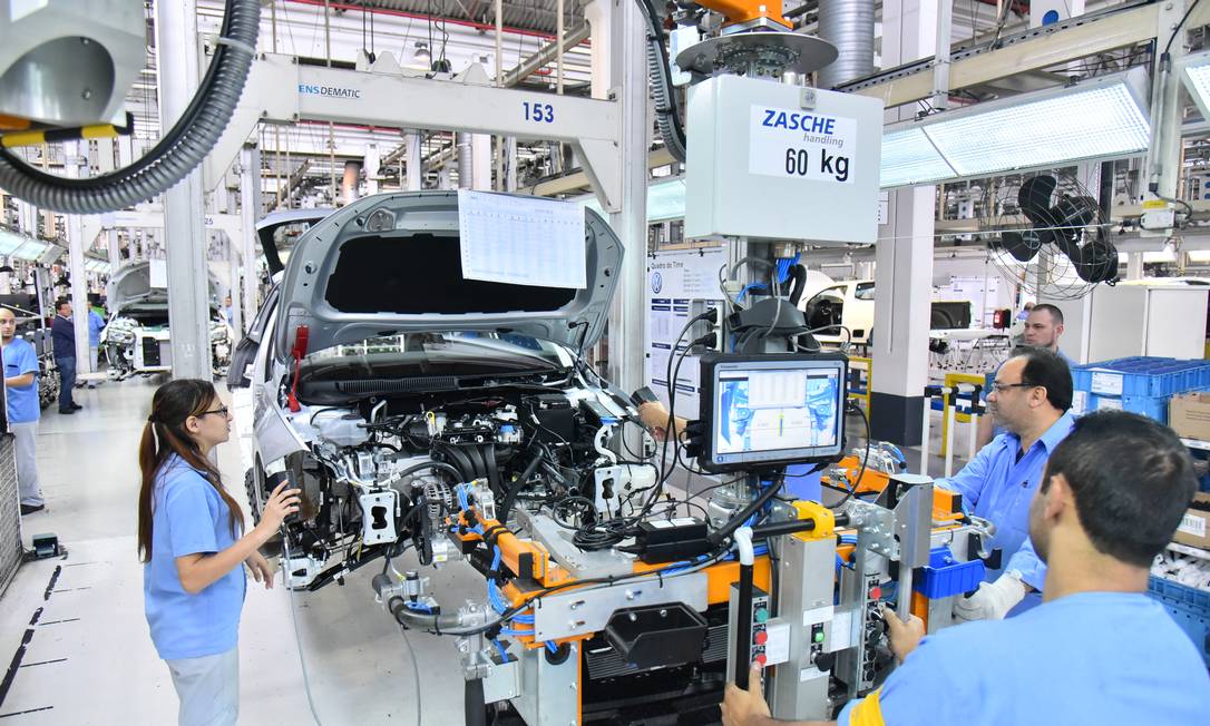 Fábrica da Volks em São Bernardo do Campo (SP): setor automotiva puxa recuperação da indústria Foto: Agência O Globo