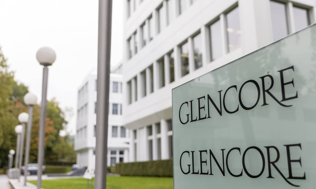 Glencore é investigada nos EUA por suspeita de corrupção - Jornal O Globo