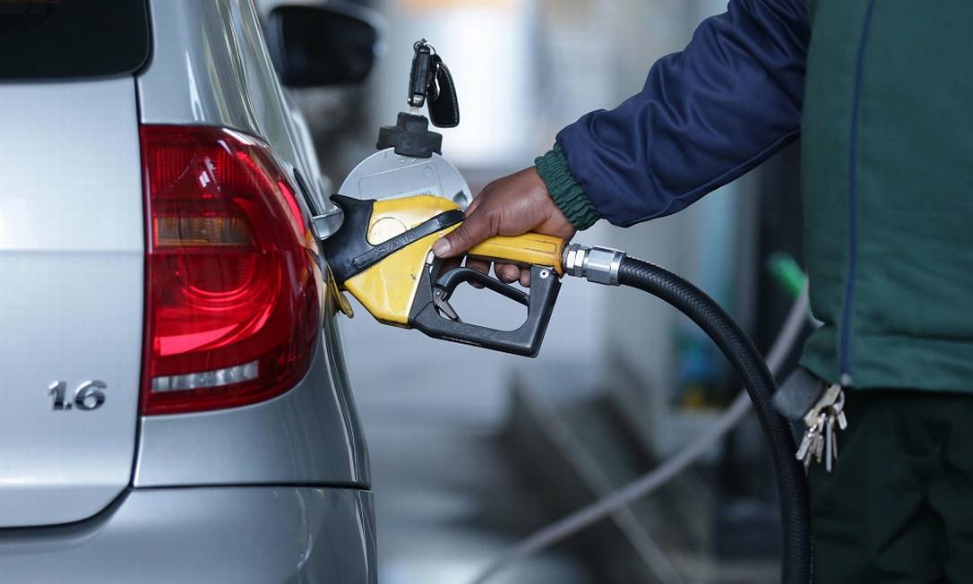 Inflação: alta do combustível teve maior impacto no resultado de outubro Foto:
Márcio Alves
/
Agência O Globo
