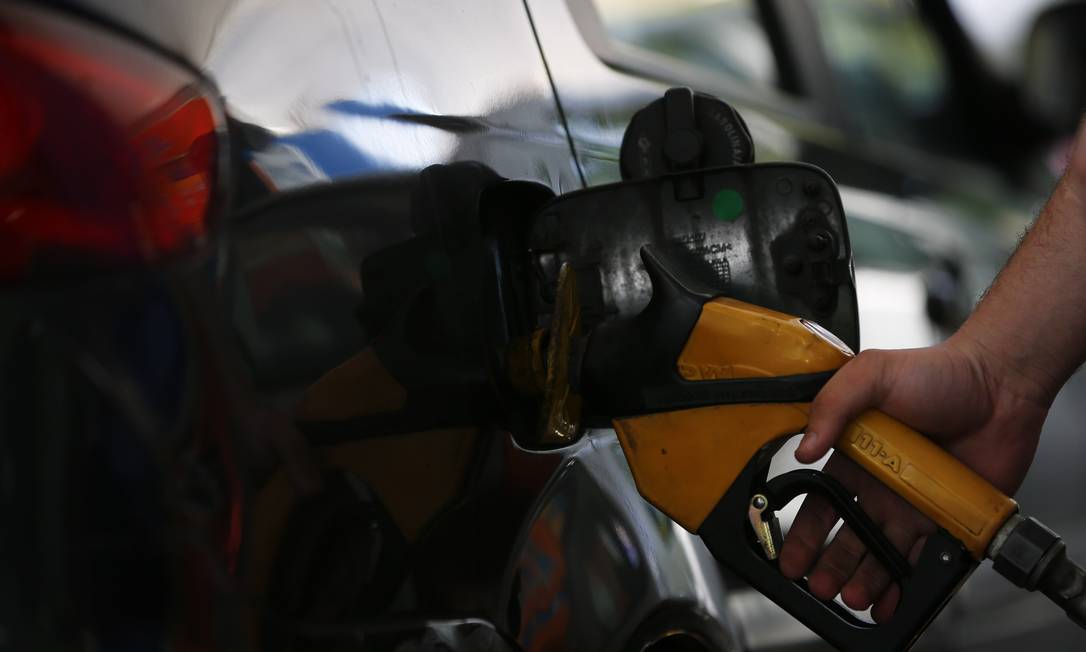 Petrobras vai reduzir preço da gasolina nas refinarias Foto: Pablo Jacob / Agência O Globo