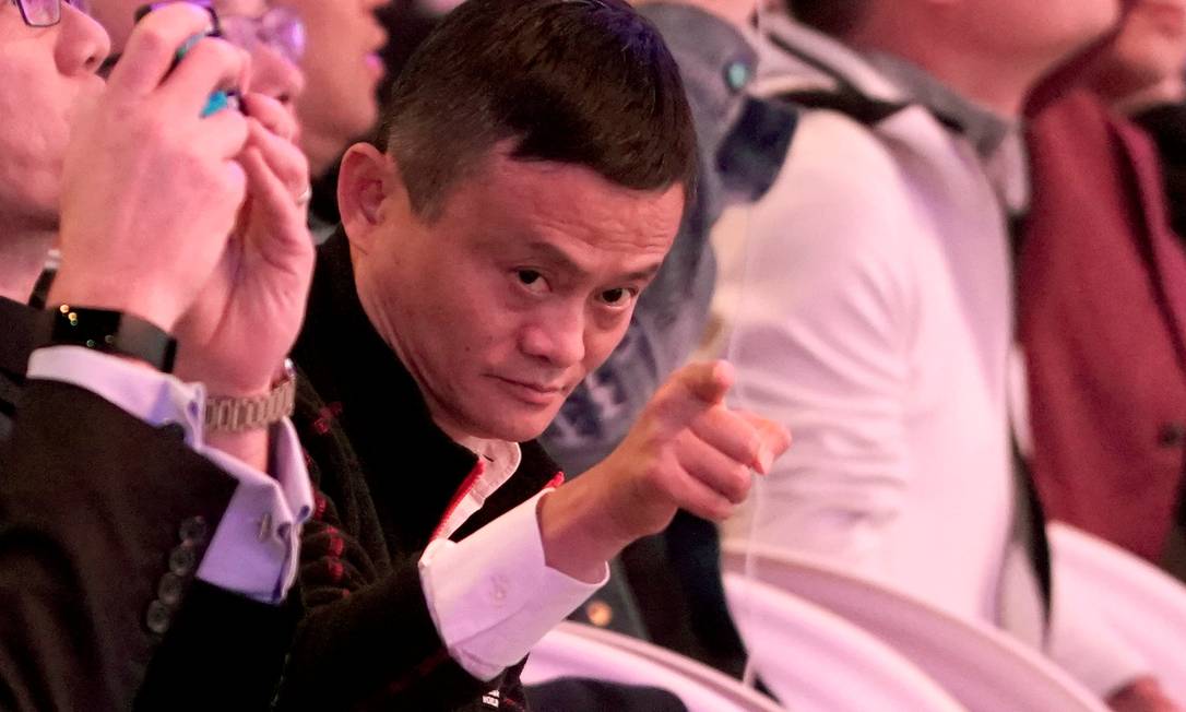 Jack Ma gesticula durante abertura do 'Dia dos Solteiros, maior evento de vendas on-line do mundo
Foto: ALY SONG / REUTERS