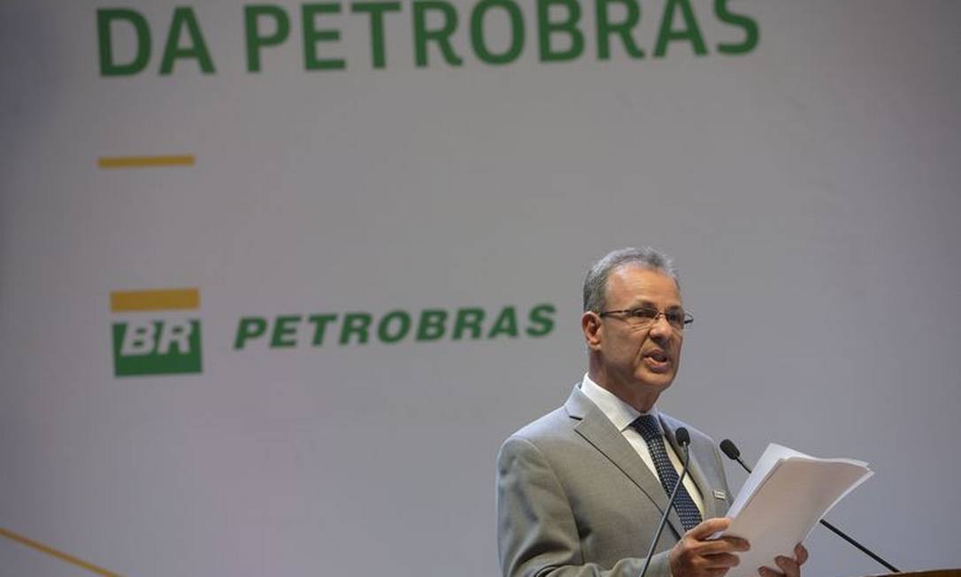 Ministro de Minas e Energia, almirante Bento Albuquerque, discursa na posse do novo presidente da Petrobras Foto: Agência Brasil