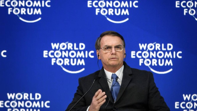 Bolsonaro discursa no Fórum Econômico Mundial, em Davos Foto: FABRICE COFFRINI / AFP