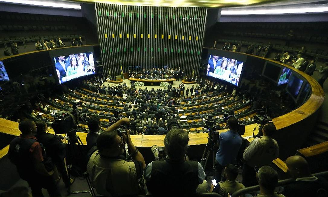  Cobrança dos governadores ocorre dias após embates públicos entre o presidente Jair Bolsonaro e o presidente da Câmara Foto: Agência O Globo