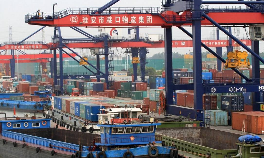 Os contêineres são vistos em um porto em Huaian, província de Jiangsu, China Foto: Reuters
