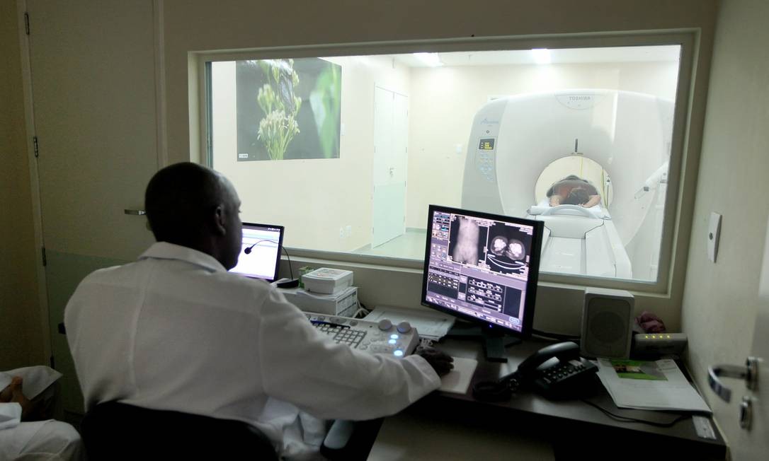 Procedimentos médicos, como tomografia e ressonância magnética, costumam ser cobertos pela maioria dos planos de saúde Foto: Carla Ornelas / Agência O Globo
