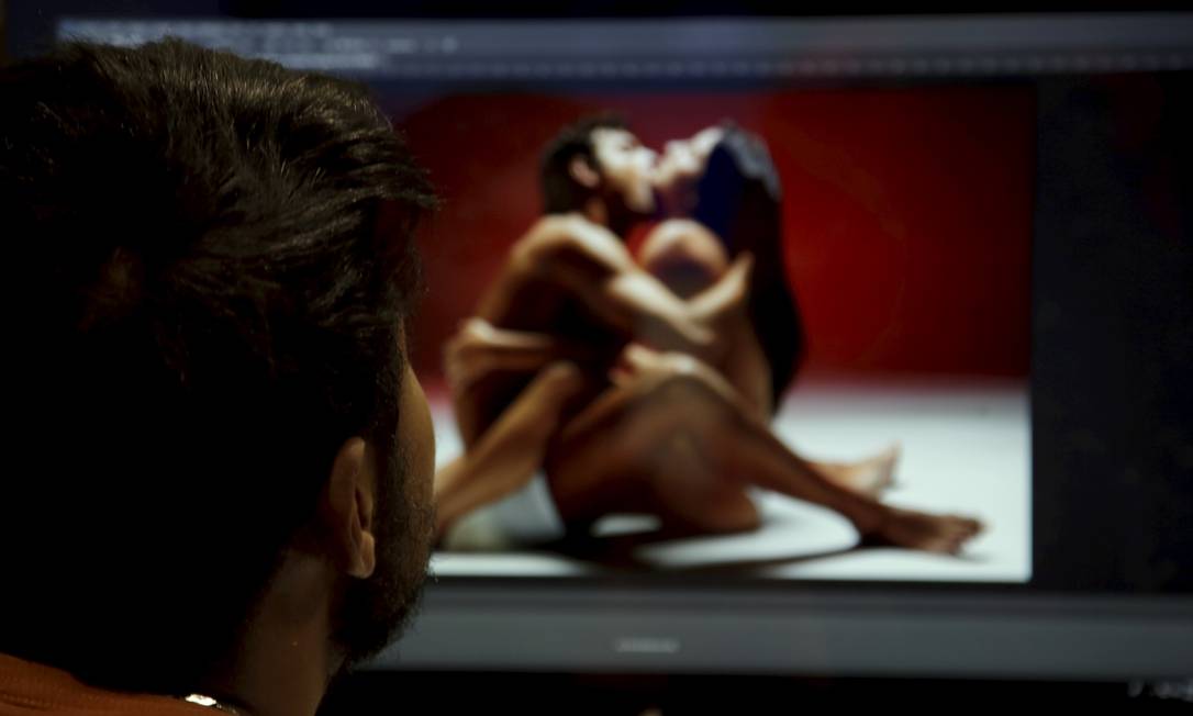 Pesquisadores americanos descobriram que mais de 90% dos sites pornô repassam informações de seus visitantes a terceiros Foto: Marcelo Theobald / Agência O Globo