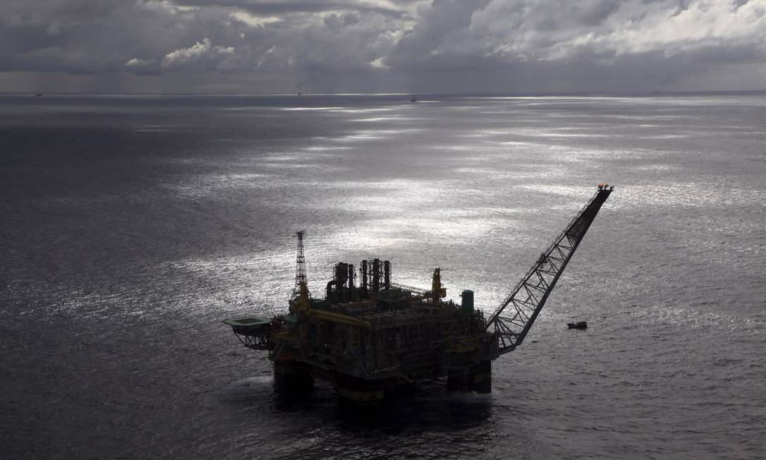 Plataforma de produção da Petrobras em águas profundas Foto:
/
Divulgação