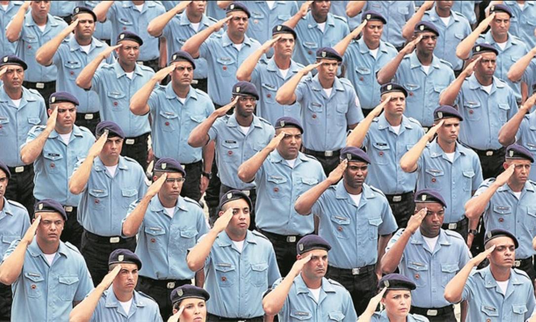 Policiais militares do Estado do Rio de Janeiro terão pedágio maior, de 20%, no período de transição Foto: Gabriel Paiva - Agência O Globo