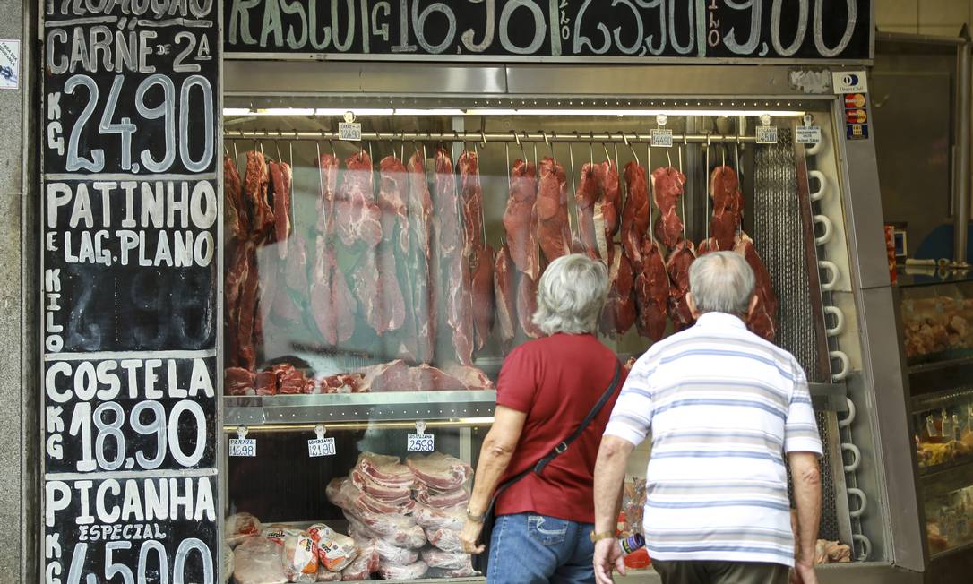 Preço da carne dispara nos açougues Foto: Gabriel de Paiva / Agência O Globo