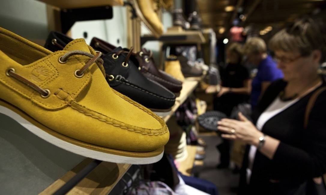 Com impasse sobre desoneração, fica até complicado para uma empresa saber que preço estabelecer para um par de sapatos Foto: Bloomberg