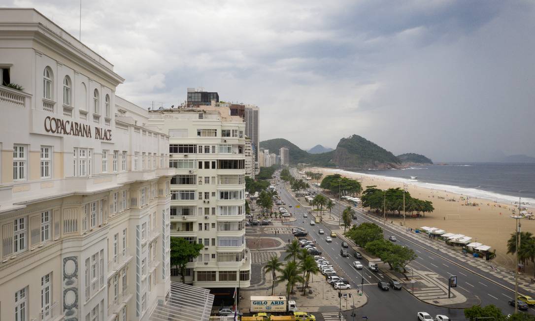 Governo pretende vender sua fatia em todos os imóveis localizados em terrenos de Marinha, como o Copacabana Palace Foto: Pablo Jacob / Agência O Globo