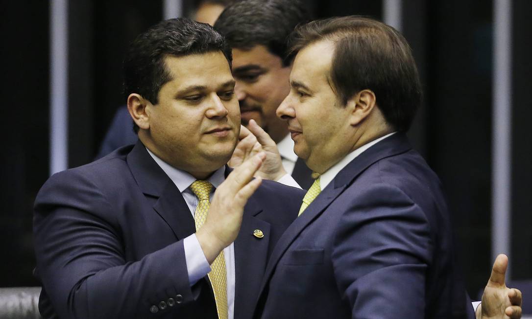 Presidente do Senado, Davi Alcolumbre, e o presidente da Câmara, Rodrigo Maia Foto: Jorge William / Agência O Globo