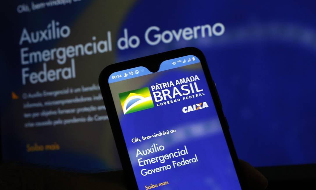 Aplicativo e site para Auxilio Emergencial de R$ 600, pago pelo governo Foto: Lucas Tavares/Zimel Press / Agência O Globo