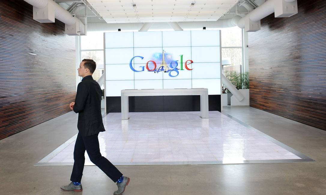 Funcionários do Google poderão trabalhar em casa até pelo menos o dia 30 de junho de 2021, anunciou o CEO Sundar Pichai Foto: Susana Bates / AFP