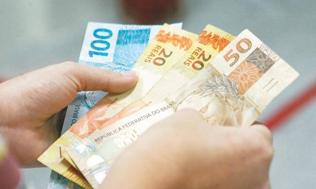 Governo propõe salário mínimo de R$ 1.169 para 2022