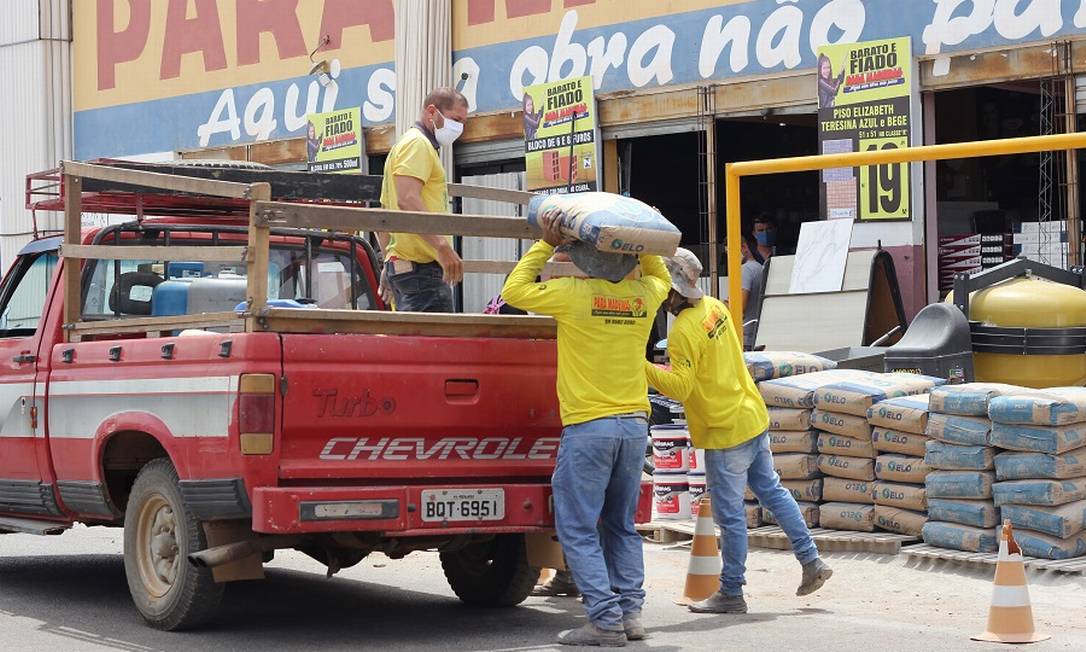 Loja de material de construção em São Raimundo Nonato. Foto: Manoel Ventura / Agência O Globo