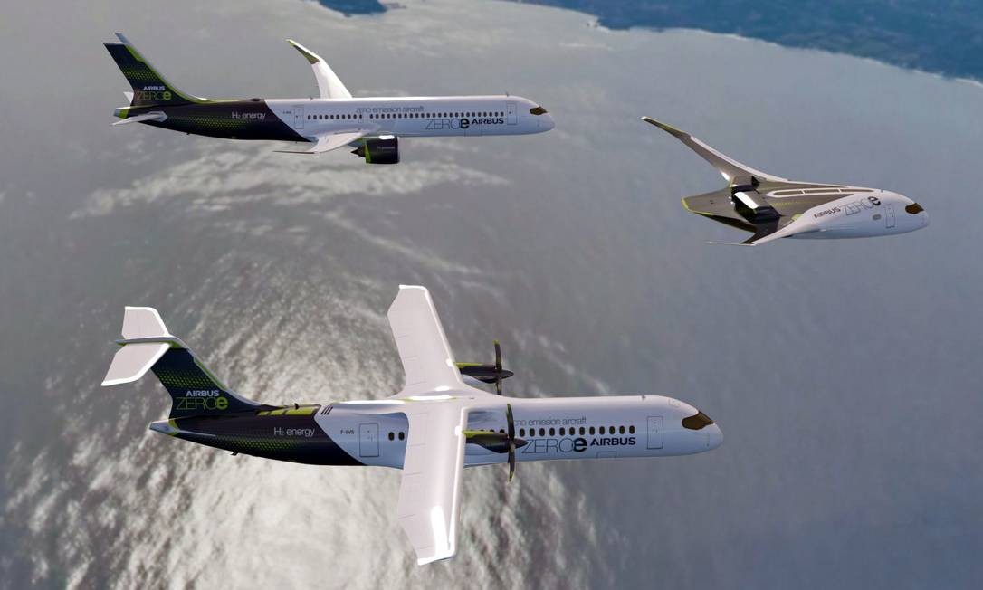 A Airbus apresentou, nesta segunda-feira, três modelos de aviões movidos a hidrogênio, em meio à crescente pressão da opinião pública em favor de transportes não poluentes Foto: AFP